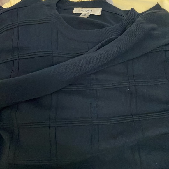 Tops - Picture 2 of 6